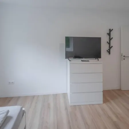 Apartament Monteurwohnung In Mit Parkplatz, Wlan, Smart-tv, Voll Ausgestattet, Modern, Kueche, Waesche Inklusive - Sch02 *